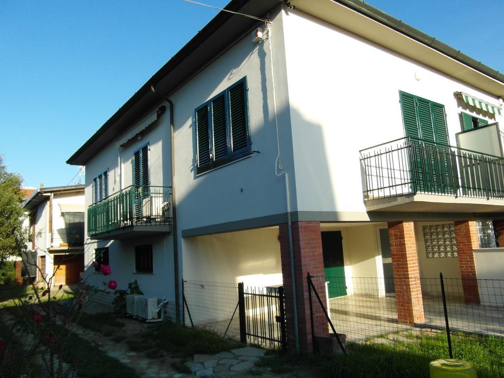 La Casa Di Nila Apartment Pisa Luaran gambar